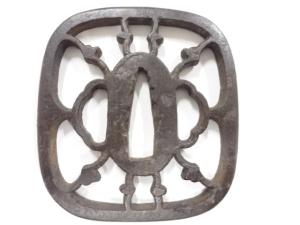 鉄地　透かし　雁繋ぎ　鍔